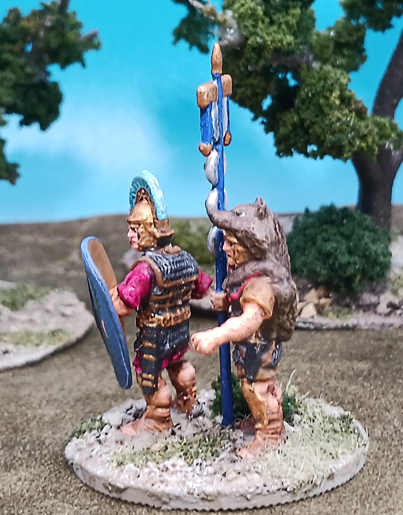 Ceasarian Hero Blue (28mm Wargames Factory)